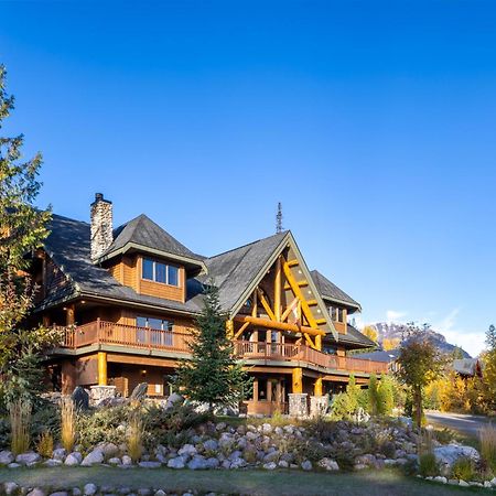 Vagabond Lodge At Kicking Horse Golden Exterior photo